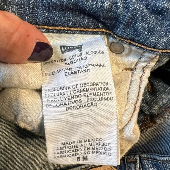 Levi’s mid rise skinny - Picture 3 of 4